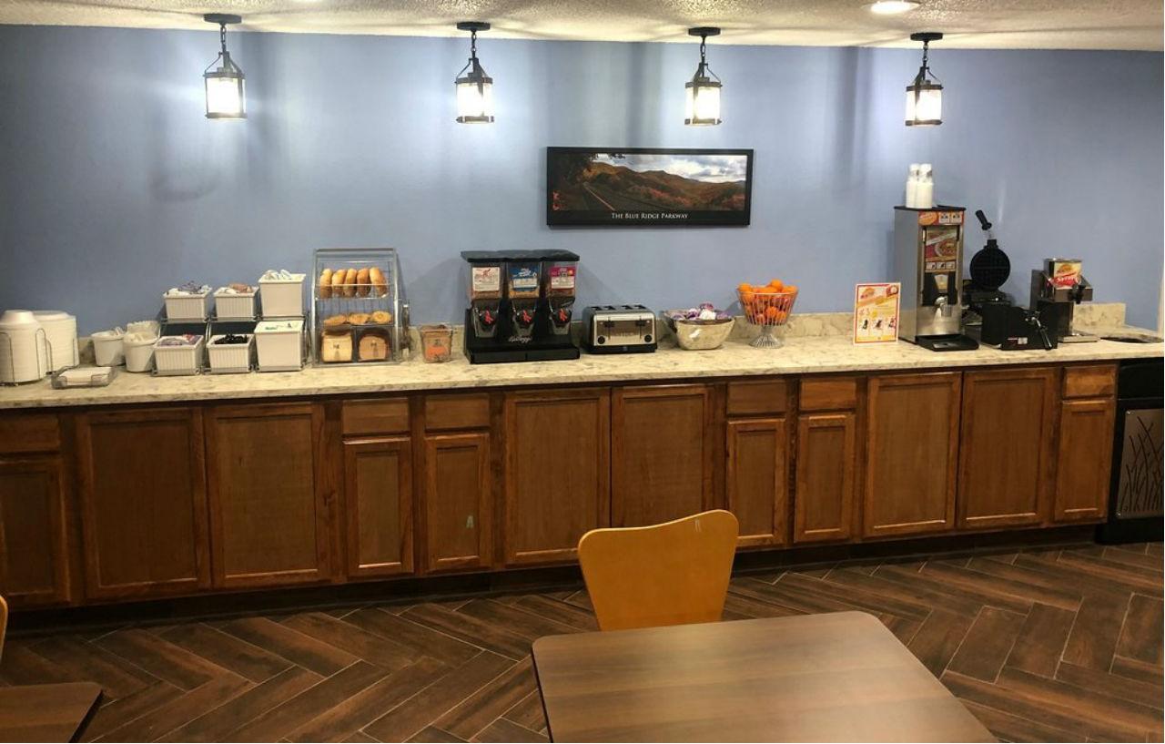 Super 8 By Wyndham Asheville/Biltmore Extérieur photo