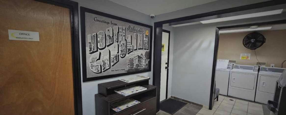 Super 8 By Wyndham Asheville/Biltmore Extérieur photo