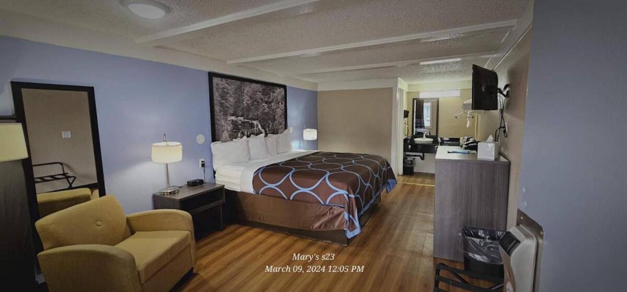 Super 8 By Wyndham Asheville/Biltmore Extérieur photo
